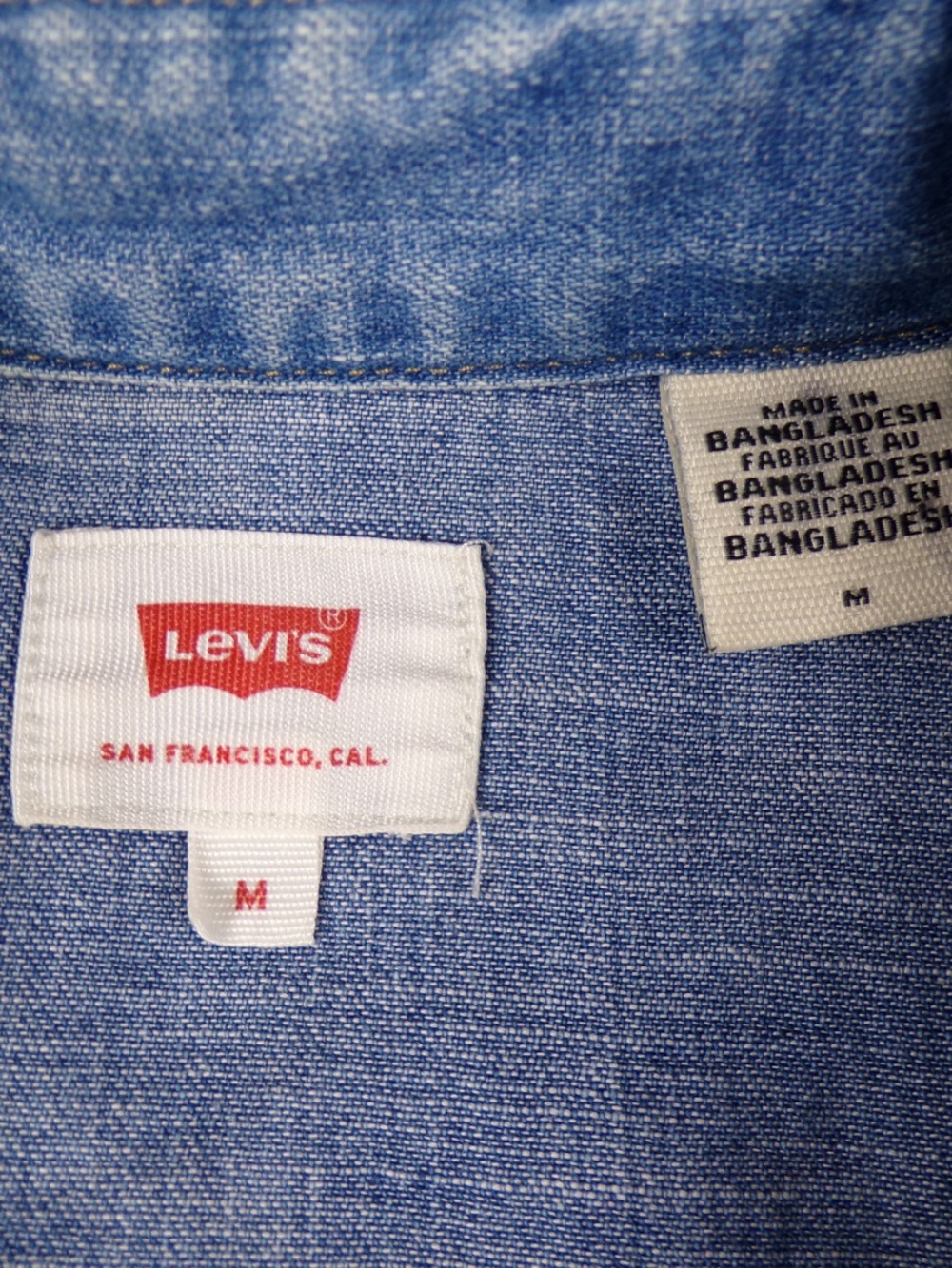 Levi's sleeveless western denim shirt Men's Size M pearl snap button fasteners - Picture 6 of 8